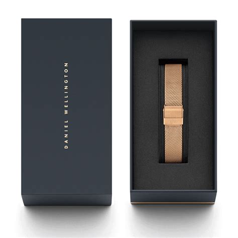 Watch bands - Watch straps in leather, mesh and NATO | DW