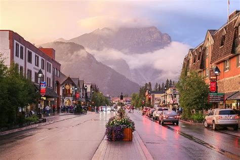 Banff Full-Day Discovery Tour from Calgary 2023 - Viator
