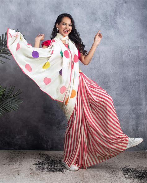 Off White And Pink Polka Dots Pattern Digital Print Georgette Saree ...