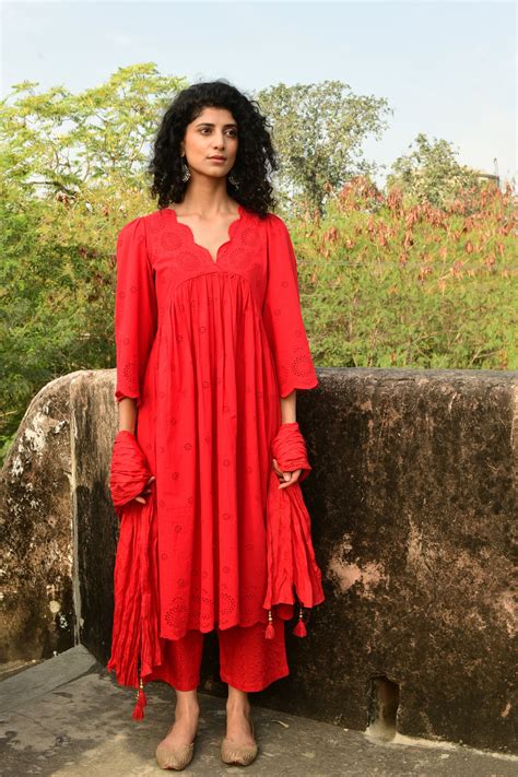 Shilpi Handicrafts: Women's exclusive range of suits, dresses and more