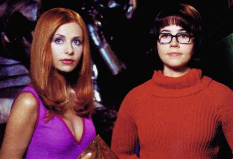 Scooby Doo Velma And Daphne Make Out