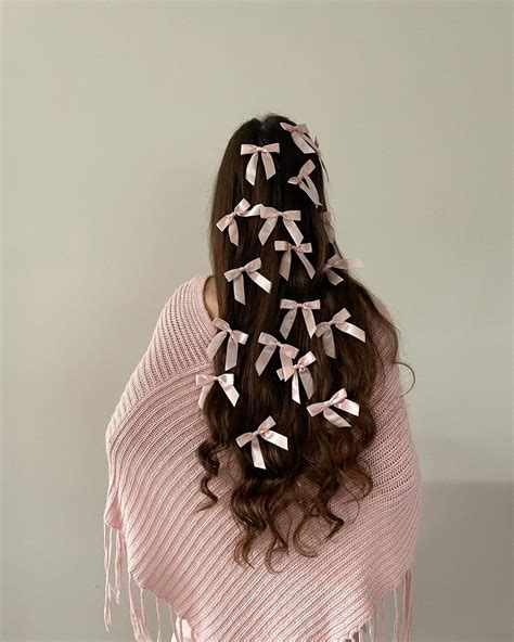 19 Cutest Cheer Hairstyles With Bows You Don’t Want To Miss
