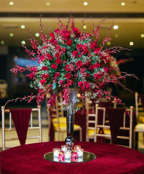 8 Ways to Use Artificial Flowers for Decoration of Wedding Venues