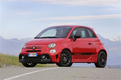 Abarth’s latest 595 is now louder, but no faster | Fiat 500, Fiat, Fiat ...