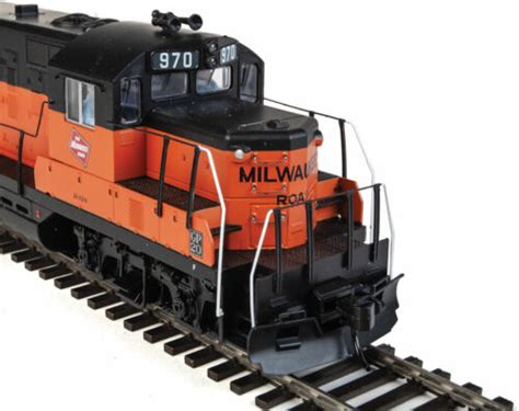 Buy Walthers HO Scale Diesel Locomotive Detail Kit - EMD GP9 Phase II ...