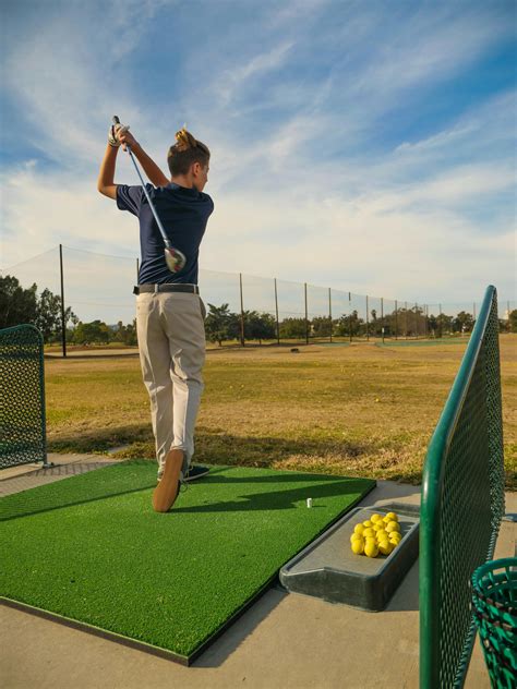 Playing Golf 的图像结果