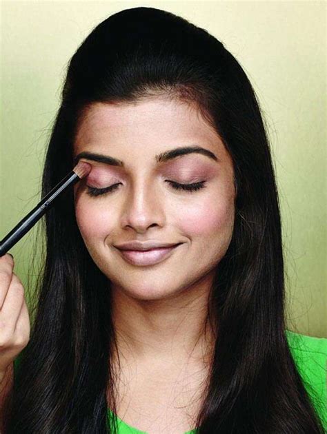 How to: Bright makeup at work | Femina.in