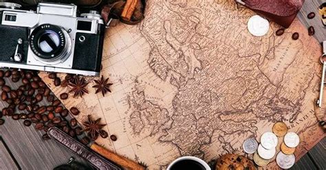 A 2025 Guide To Know The 15 Essential Things To Carry While Trekking!