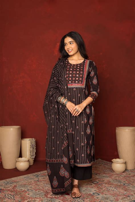 KRITIKA KURTA DUPATTA – Vari