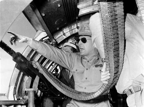 Iconic images from the Associated Press, 1932-2006 – Deseret News