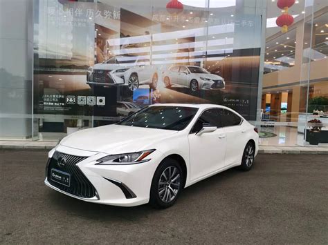 Lexus ES 200 rocznik 2015