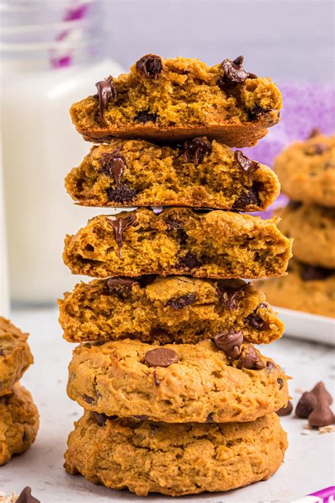 Pumpkin Oatmeal Chocolate Chip Cookies {Soft + Chewy} | Lil' Luna