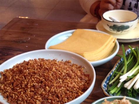 青岛特色快餐排骨米饭，伴着一份藤椒鸡，下饭解馋扒了两大碗米饭！【文哥探店】 - YouTube