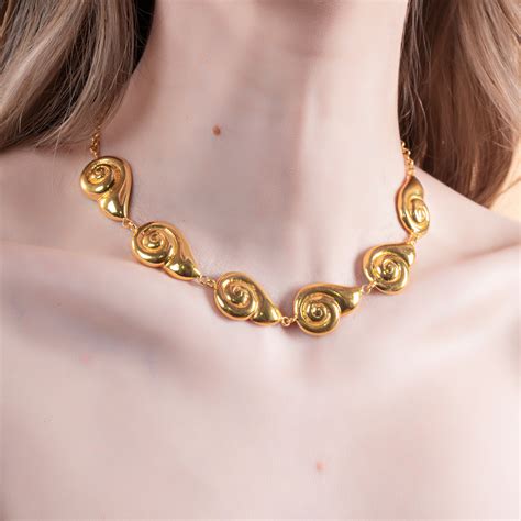Snail Shell Necklace | Fashion Jewelry | Gold Plated – Equiivalence