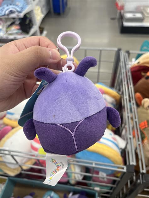 why is this squish double cheeked up hahaha : r/squishmallow