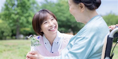 介護福祉士とは？資格概要から取得するメリットまで徹底解説！