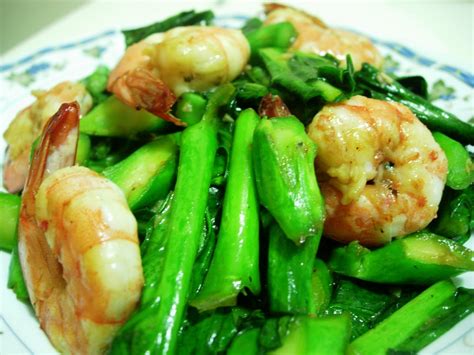 Sassezz's Kitchen: Stir fry Kailan with Prawns