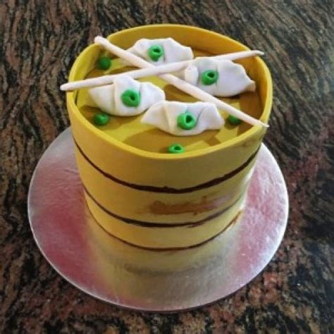 Egg-less Momos Theme Cake