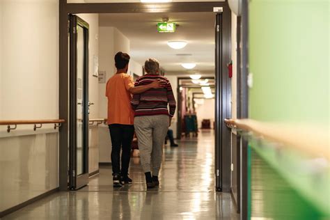 Robert Bosch Stiftung veröffentlicht Praxisleitfaden - Altenpflege