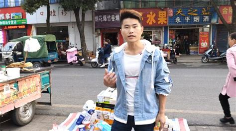 上海长宁首个“后备箱市集”来了|界面新闻 · 图片