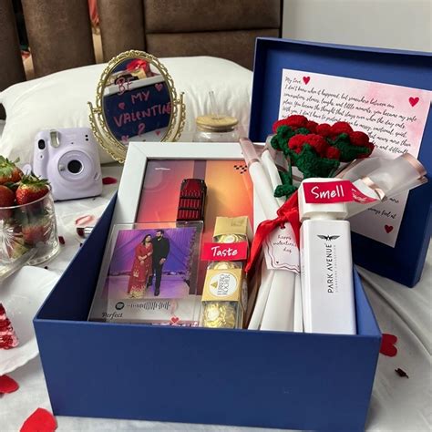 Buy Personalized 5 Senses Love Hamper | Trip with my art