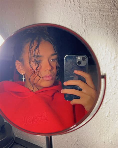 Leya Carter | Such a nice guy! | Instagram