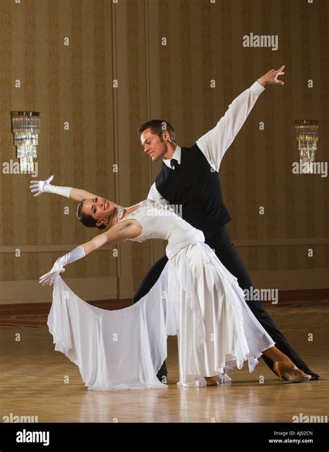 Ballroom Daning Connection Machine 的图像结果