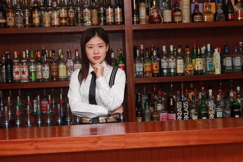 南京哪里有调酒培训学校_南京欧米奇国际西点西餐学院