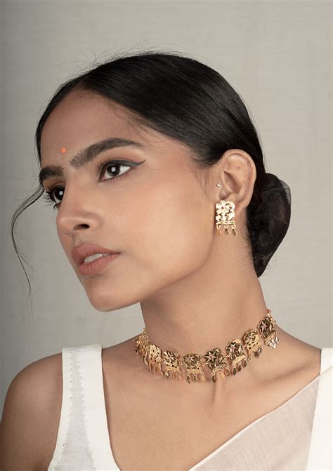 Reshma Gold Tone Silver Necklace