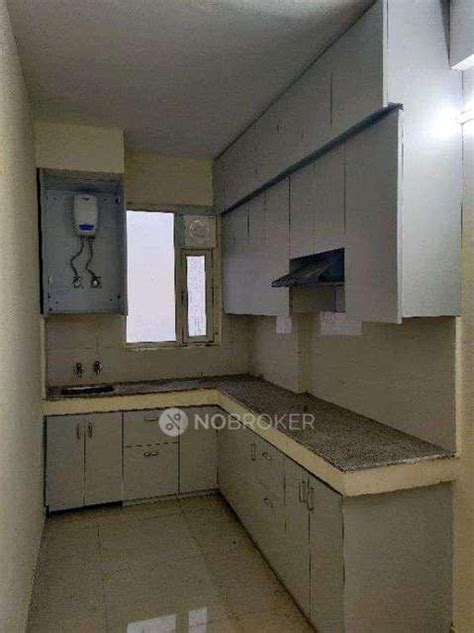 Pyramid Elite Sector 86 - Without Brokerage Semi-furnished 2 BHK Flat ...