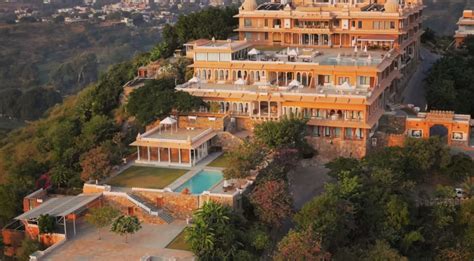 Udaipur Hotel Tour 2 Nights 3 Days Holiday Tour Packages | Flamingo Travels