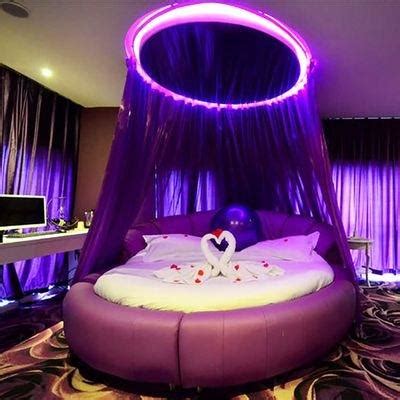 揭秘影像：情侣酒店的水床收价几千，里头究竟有啥秘密？_水床_情侣_影像