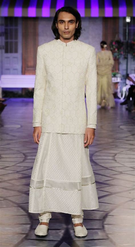 Rahul Mishras ICW 2019 Collection Mirrors How Your Wedding Wardrobe ...