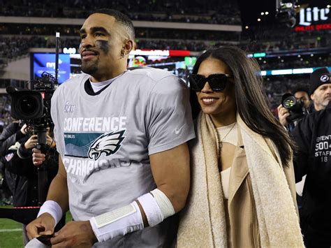 Who is Jalen Hurts girlfriend Bry Burrows? Age Gap, Relationship, Net ...