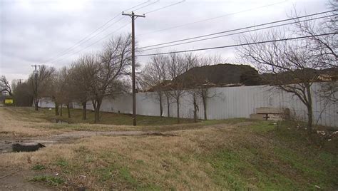 $450,000 deal being finalized to clean up 'shingle mountain' in Dallas ...