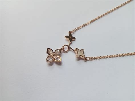 Aura Floral Necklace – इर्या