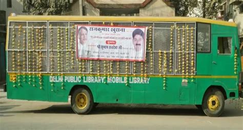 This Library On Wheels Covers Nearly 70 Places In Delhi! | WhatsHot ...