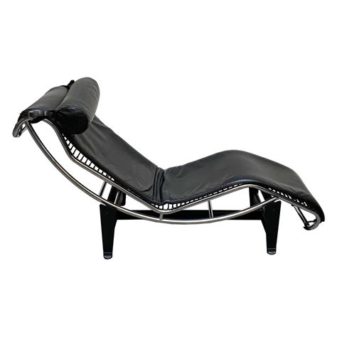 Le Corbusier LC4 Black Chaise Lounge Chair, 1980 at 1stDibs