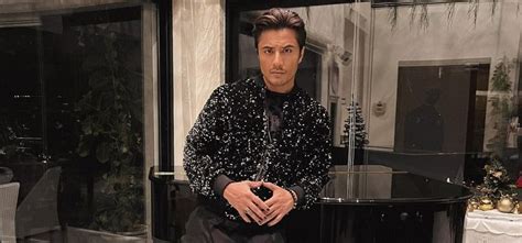 Pink Underwear Pehen Liya Tha: Ali Zafar Shuts Up Trolls Who Ask Him To ...