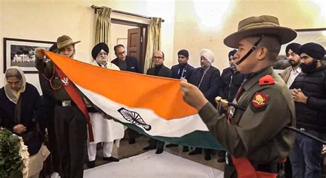 In Photos: PM Modi, Rahul Gandhi, other leaders pay last respect to ...