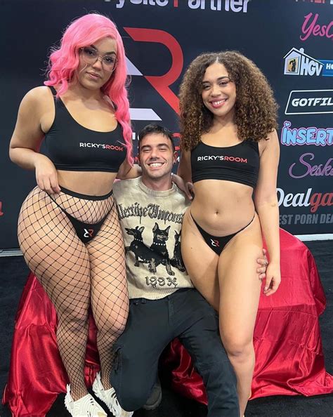 A couple months ago with these two big 🍑 hotties Willow Ryder & Gem Jewels 🥵🔥 : u/NadeNasty