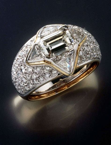 Does The Crown Get Diana And Dodi's Engagement Right? | Grazia India