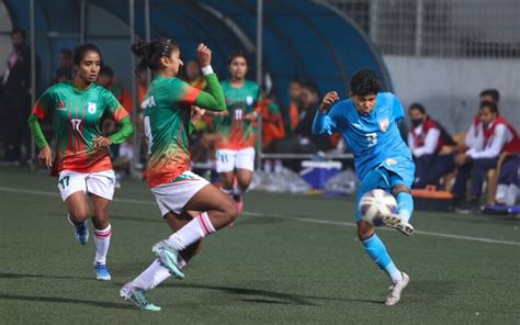 India's fortune takes a dip with last-minute goal