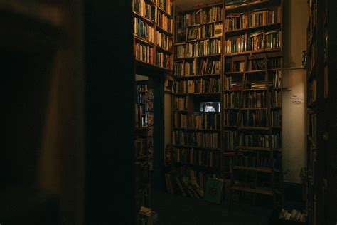 9 Chilling Psychological Thrillers That’ll Haunt You For Months | Thought Catalog