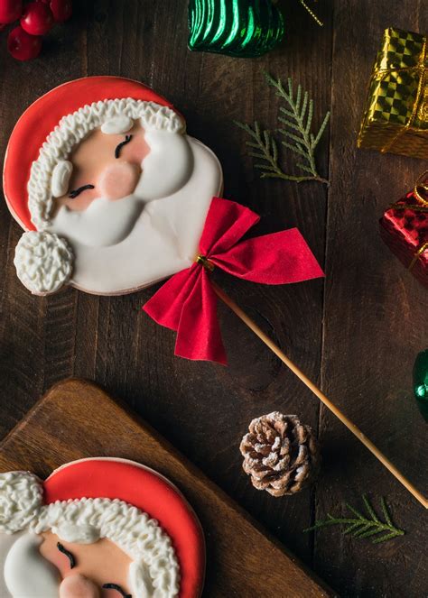 Get Designer Cookies Santa at ₹ 160 | LBB Shop