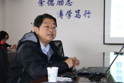 山西大学靳祯教授访问我院并作学术报告-数学与统计学院