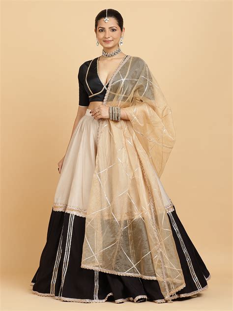 Mastani Zeenat 4-Pc Lehenga Set x Tyohaar | Grey Black Colour Blocked ...