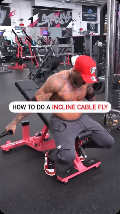 DEVIN PHYSIQUE - #1 ONLINE FITNESS COACH | How to do a incline cable fly 💯 @devinphysique ...
