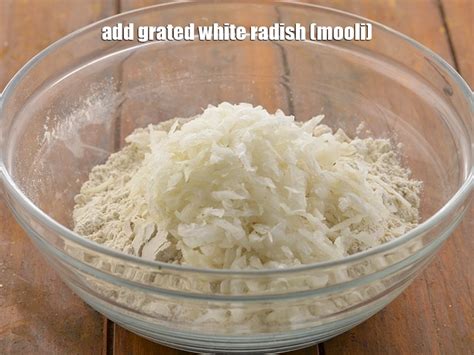 मूली पराठा रेसिपी | पंजाबी मूली पराठा विधि