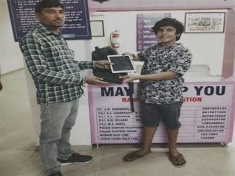Ahmedabad rickshaw driver returns child's forgotten Apple iPad, praises ...